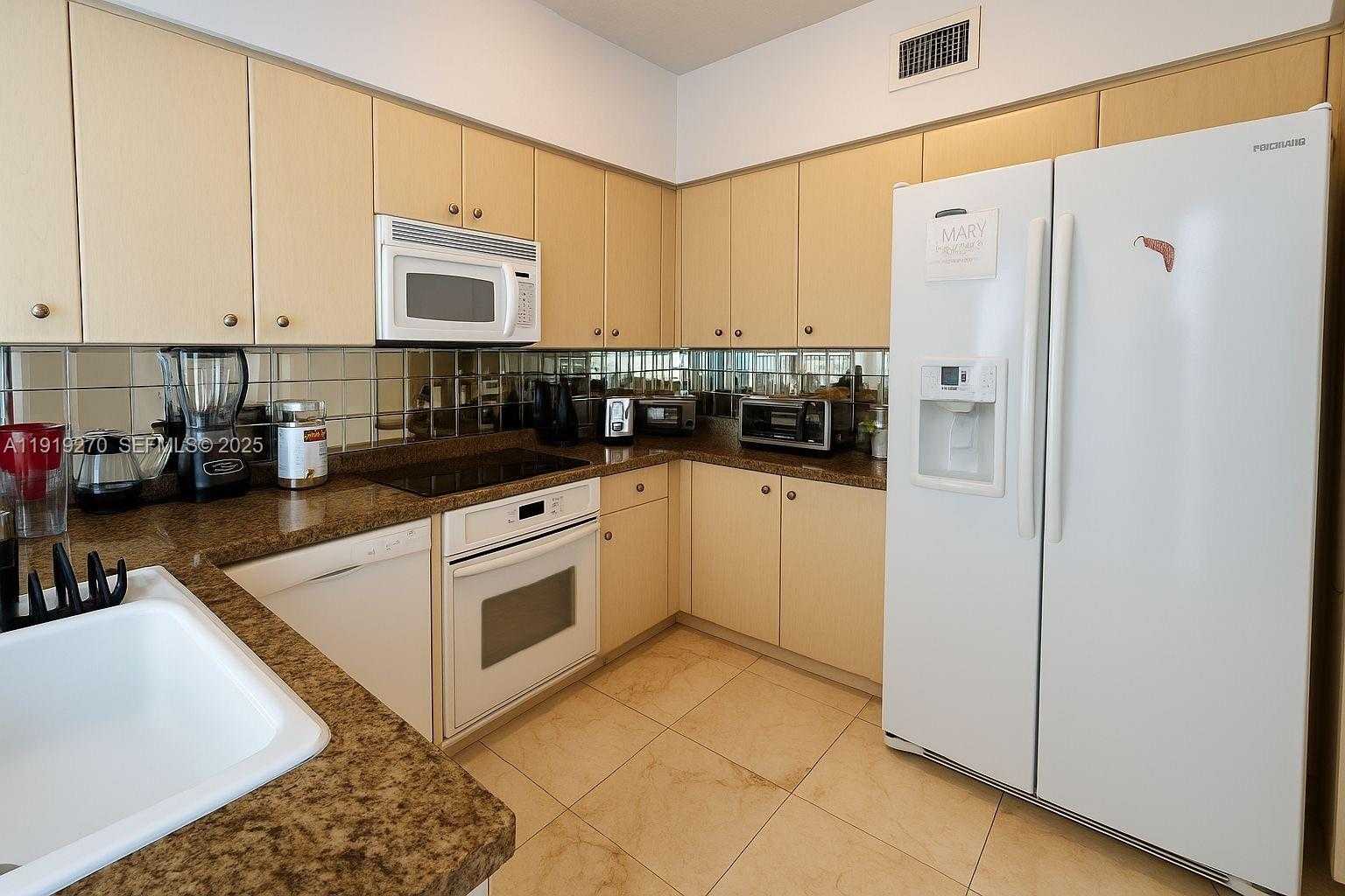 Small Image of 3370 HIDDEN BAY DR #511, Aventura Number 9