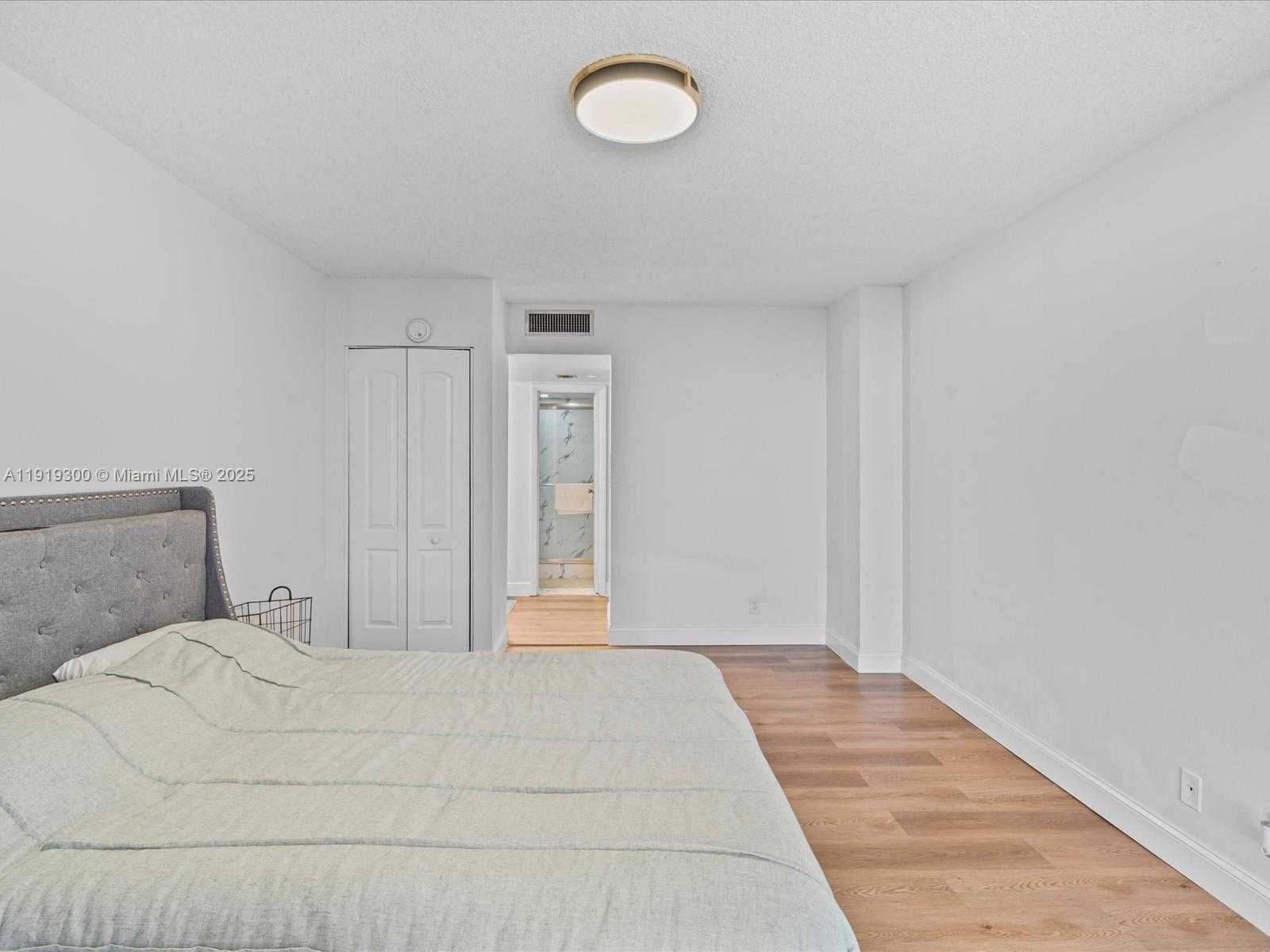 Imagen de Pequeño Objeto