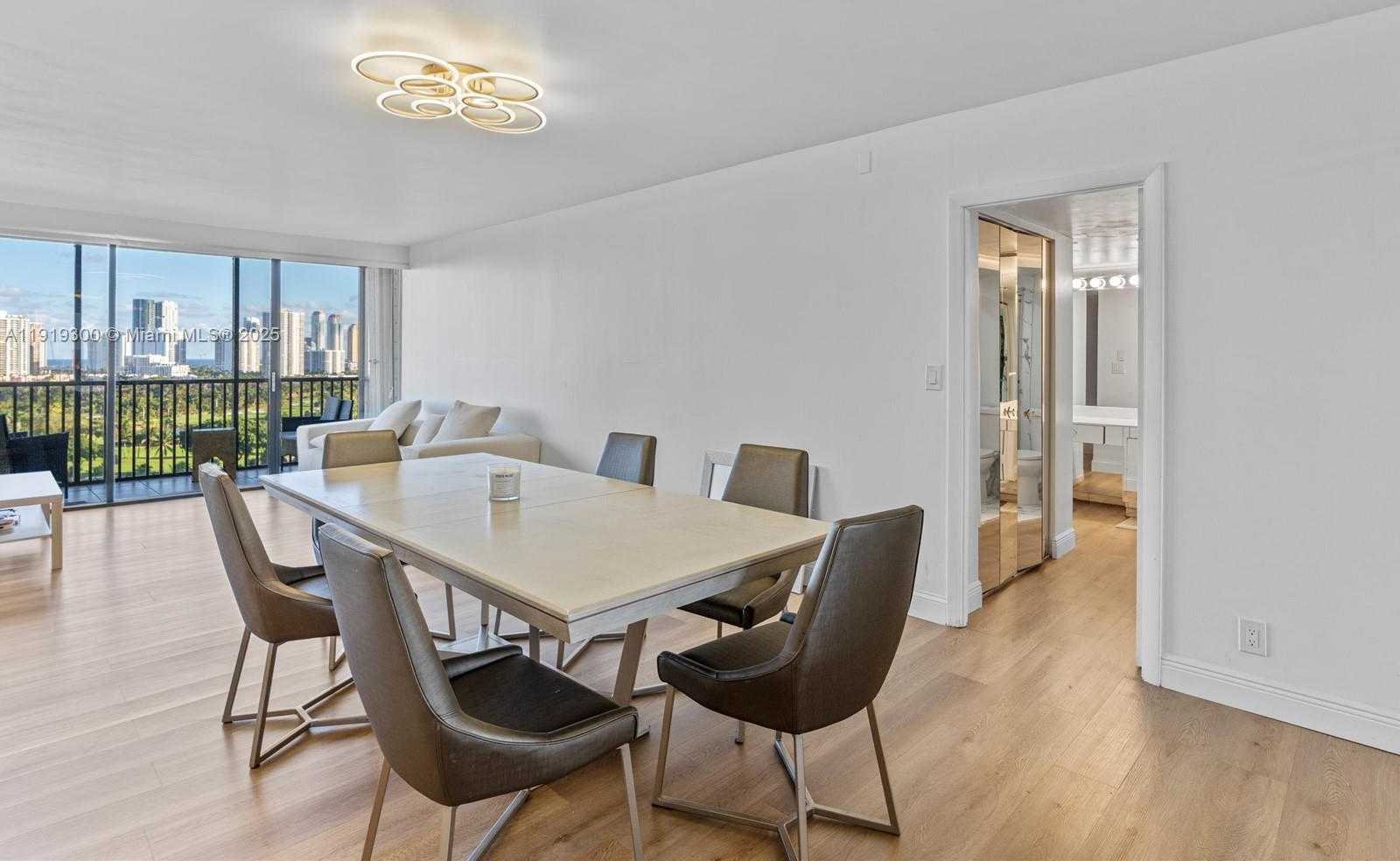 Imagen de Pequeño Objeto