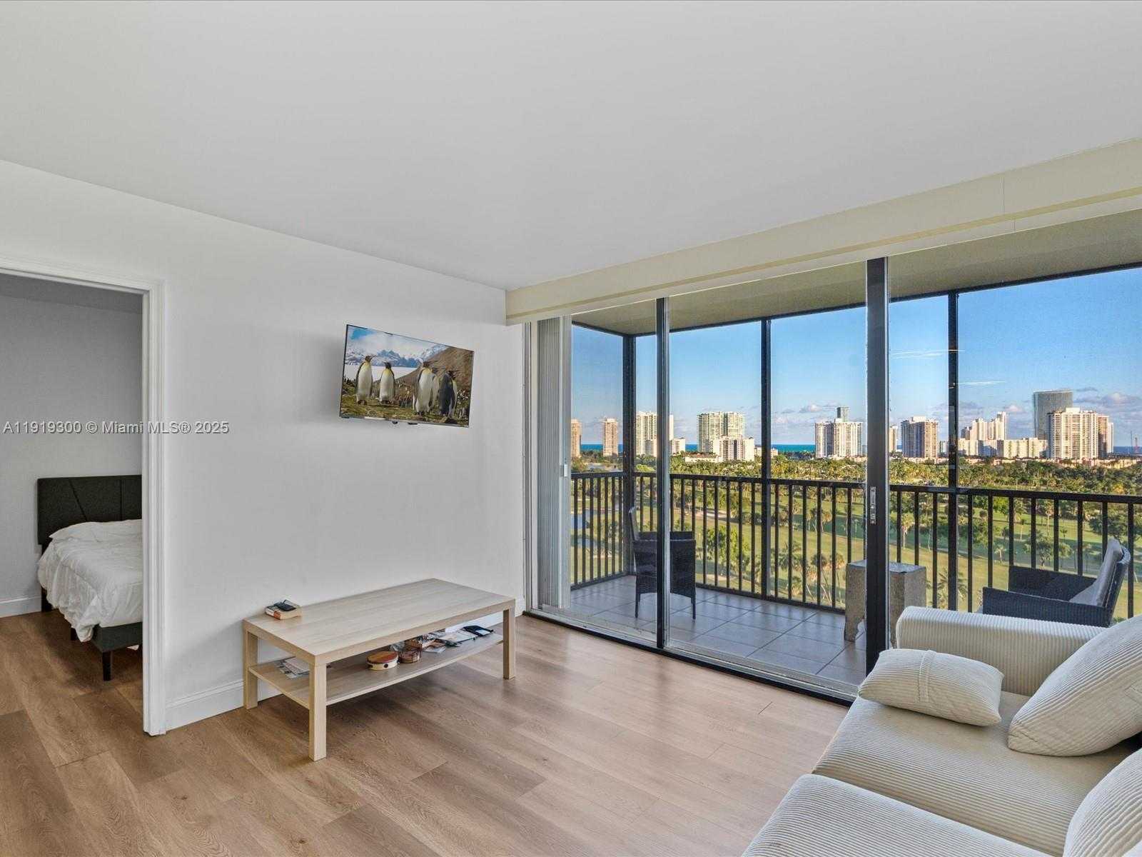 Imagen de Pequeño Objeto