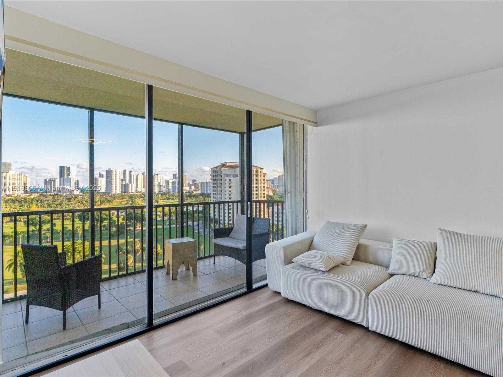 Imagen de Pequeño Objeto