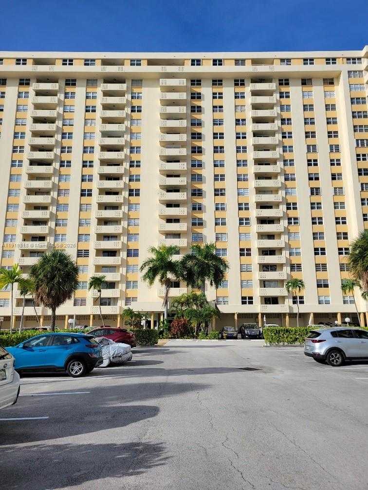 Small Image of 1833 SOUTH OCEAN DR #307, Hallandale Beach Number 1