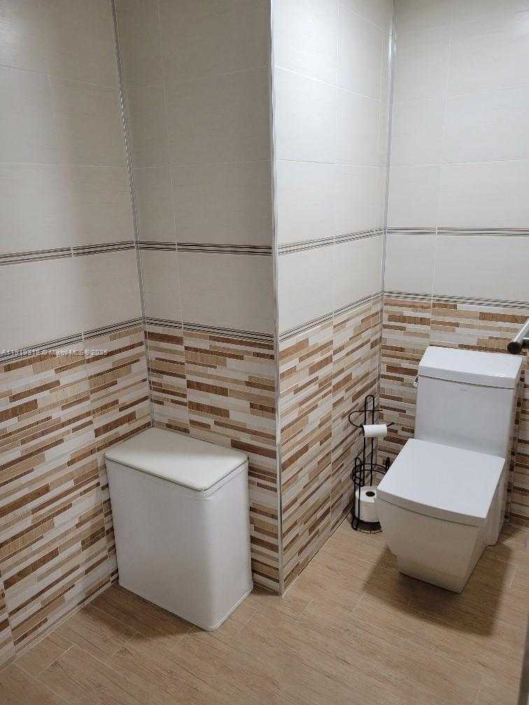 Small Image of 1833 SOUTH OCEAN DR #307, Hallandale Beach Number 15