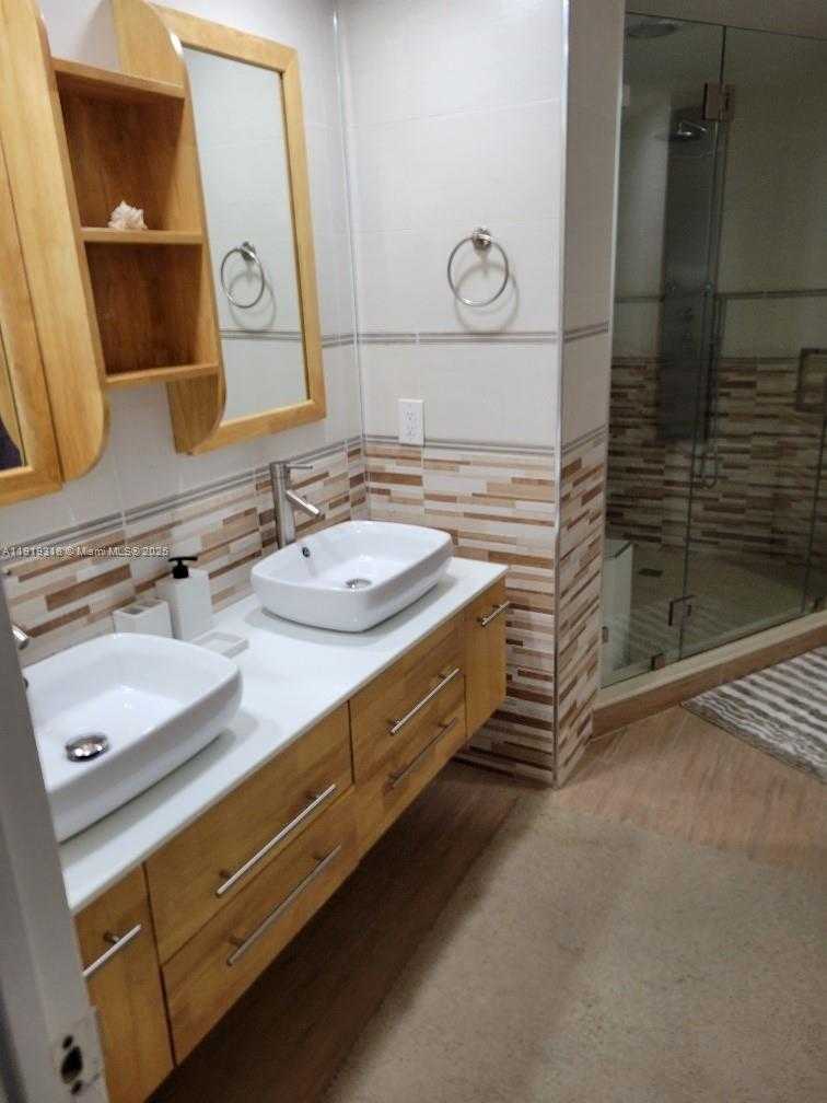 Small Image of 1833 SOUTH OCEAN DR #307, Hallandale Beach Number 16