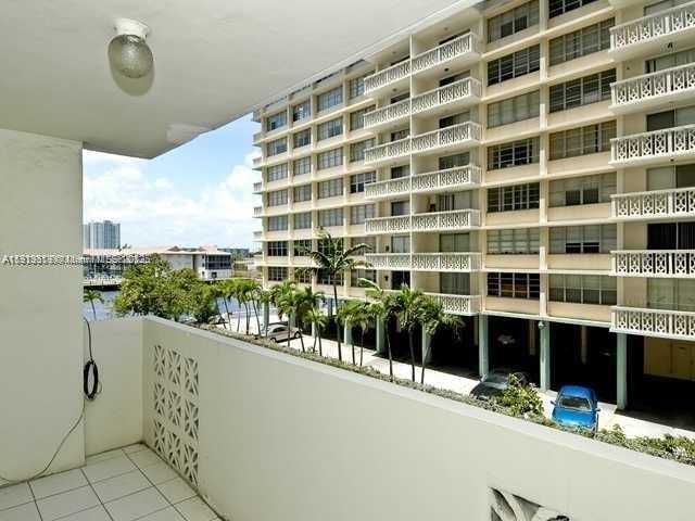 Small Image of 1833 SOUTH OCEAN DR #307, Hallandale Beach Number 20