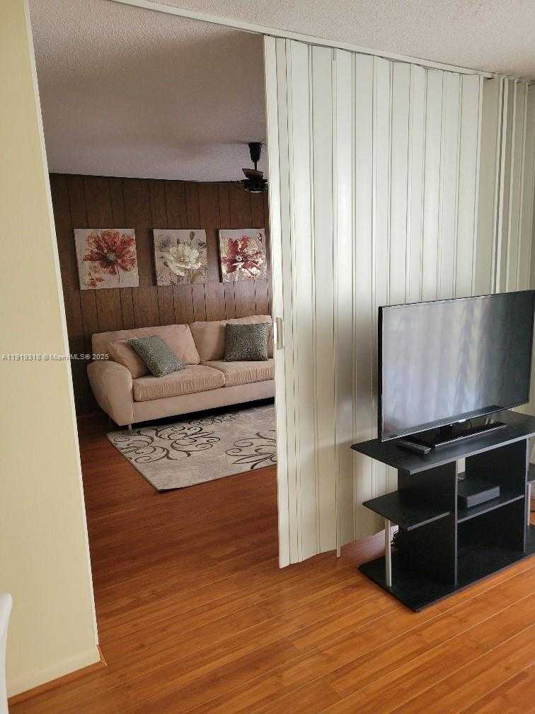 Small Image of 1833 SOUTH OCEAN DR #307, Hallandale Beach Number 8