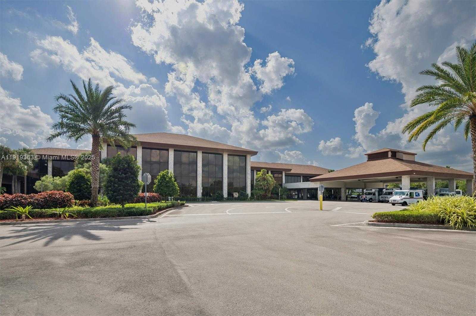 Small Image of 12600 SOUTH WEST 5TH CT #104L, Pembroke Pines Number 14