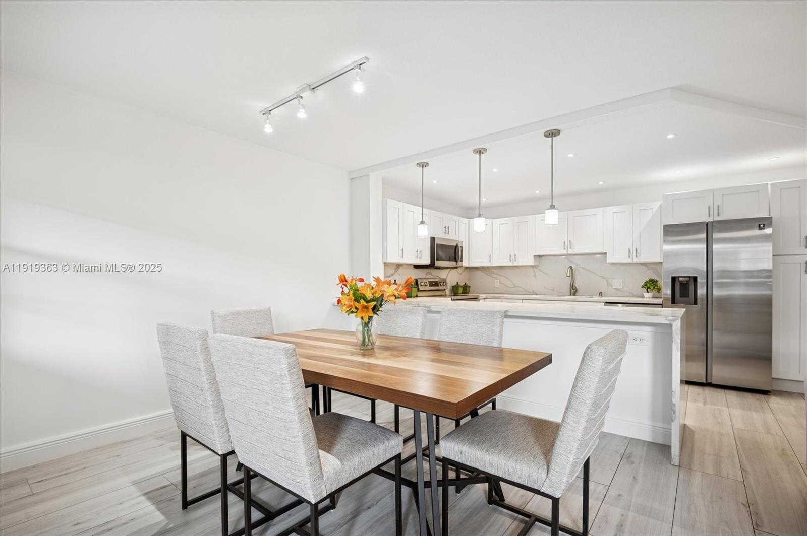 Small Image of 12600 SOUTH WEST 5TH CT #104L, Pembroke Pines Number 6