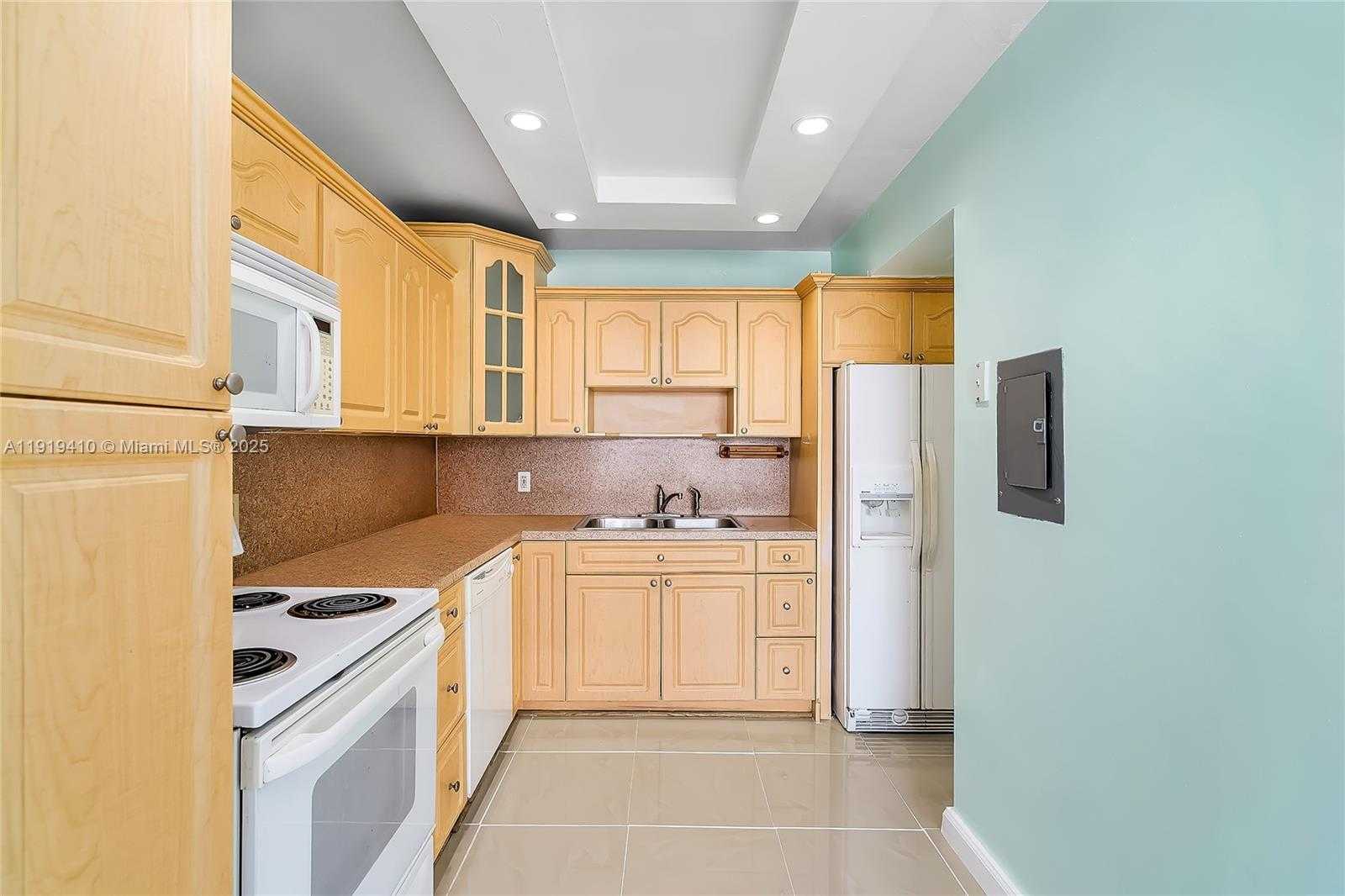 Small Image of 2025 NORTH EAST 164TH ST #907, North Miami Beach Number 11