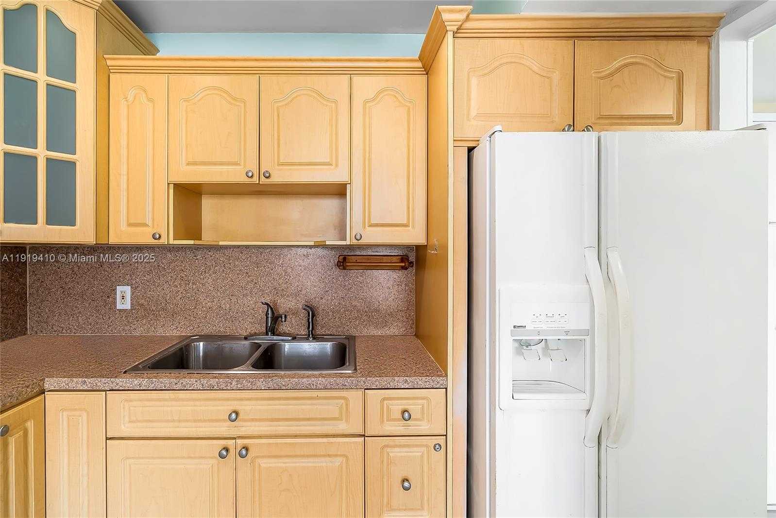 Small Image of 2025 NORTH EAST 164TH ST #907, North Miami Beach Number 14