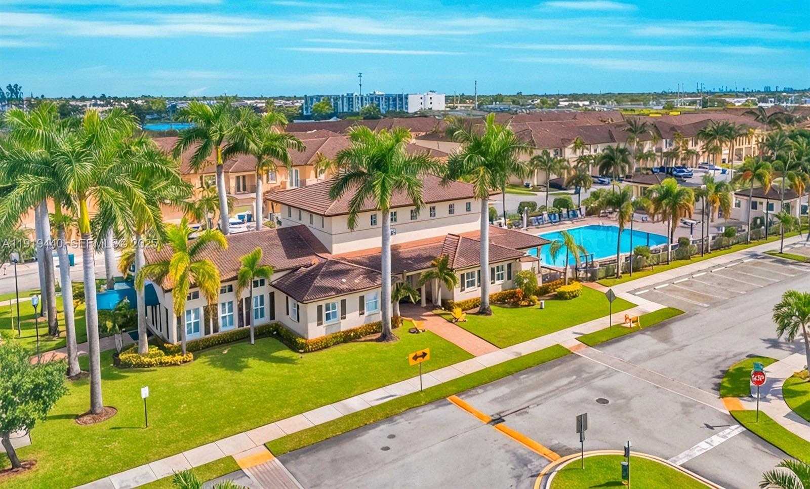 Small Image of 12791 SOUTH WEST 132ND TER, Miami Number 38