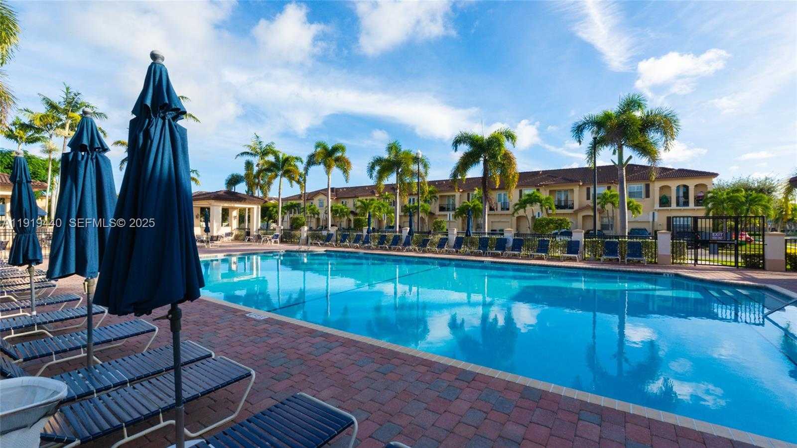 Small Image of 12791 SOUTH WEST 132ND TER, Miami Number 6