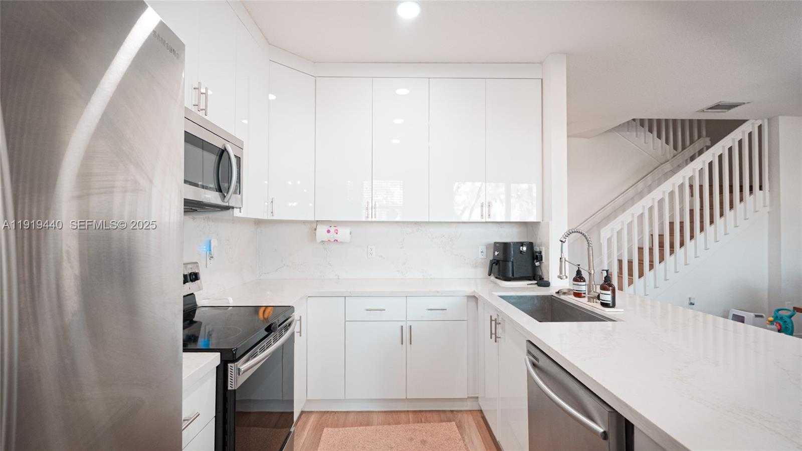 Small Image of 12791 SOUTH WEST 132ND TER, Miami Number 9