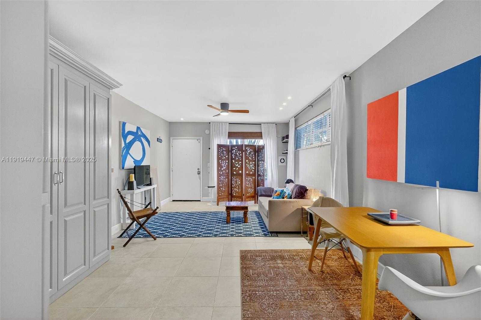 Small Image of 2445 LAKE PANCOAST DR #4, Miami Beach Number 3