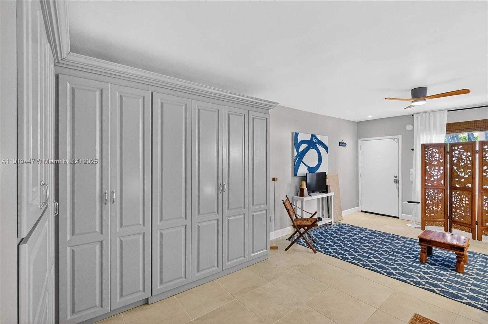 Small Image of 2445 LAKE PANCOAST DR #4, Miami Beach Number 6