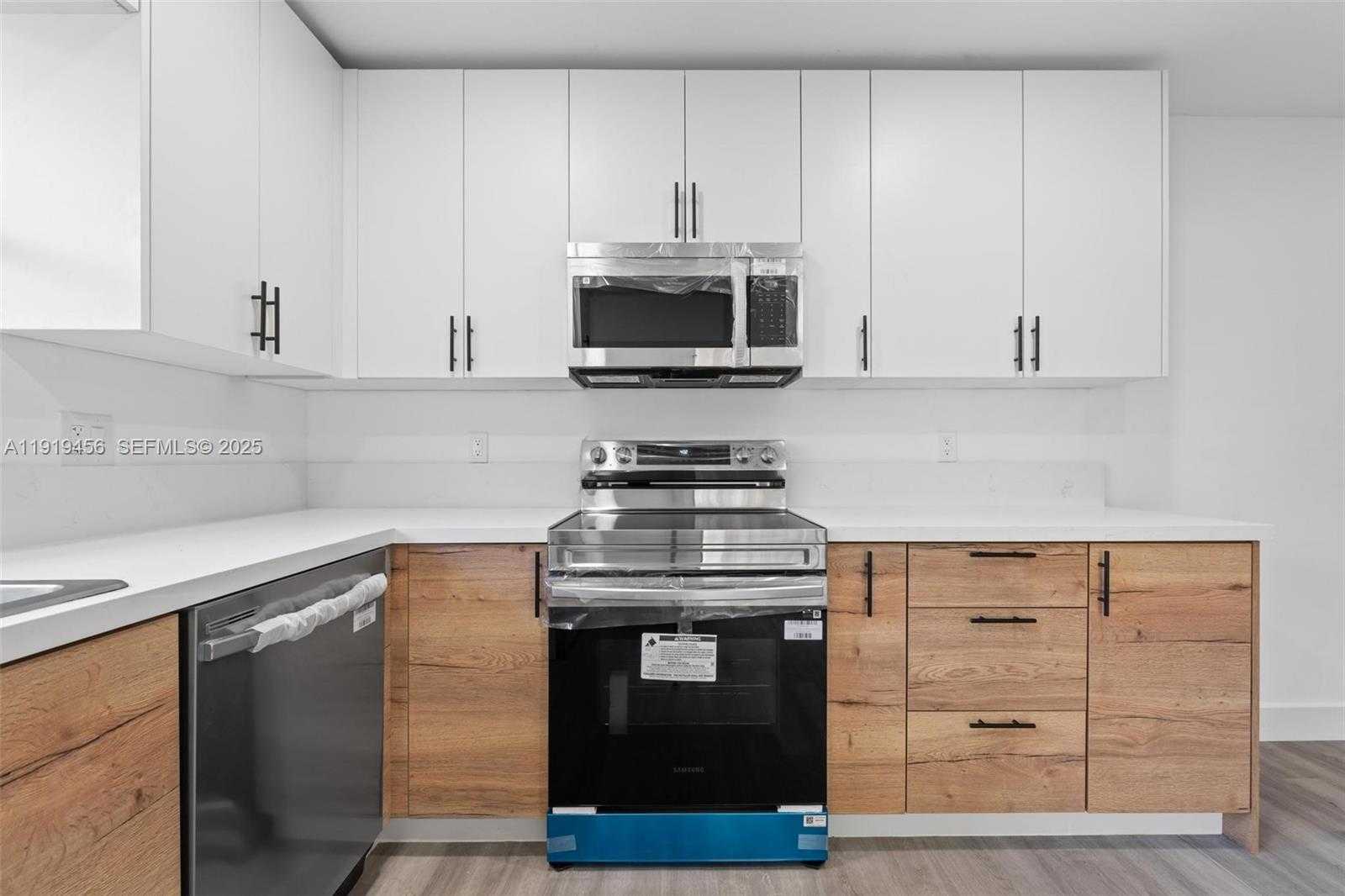 Small Image of 14201 SOUTH WEST 94TH CIR LN #103-5, Miami Number 6