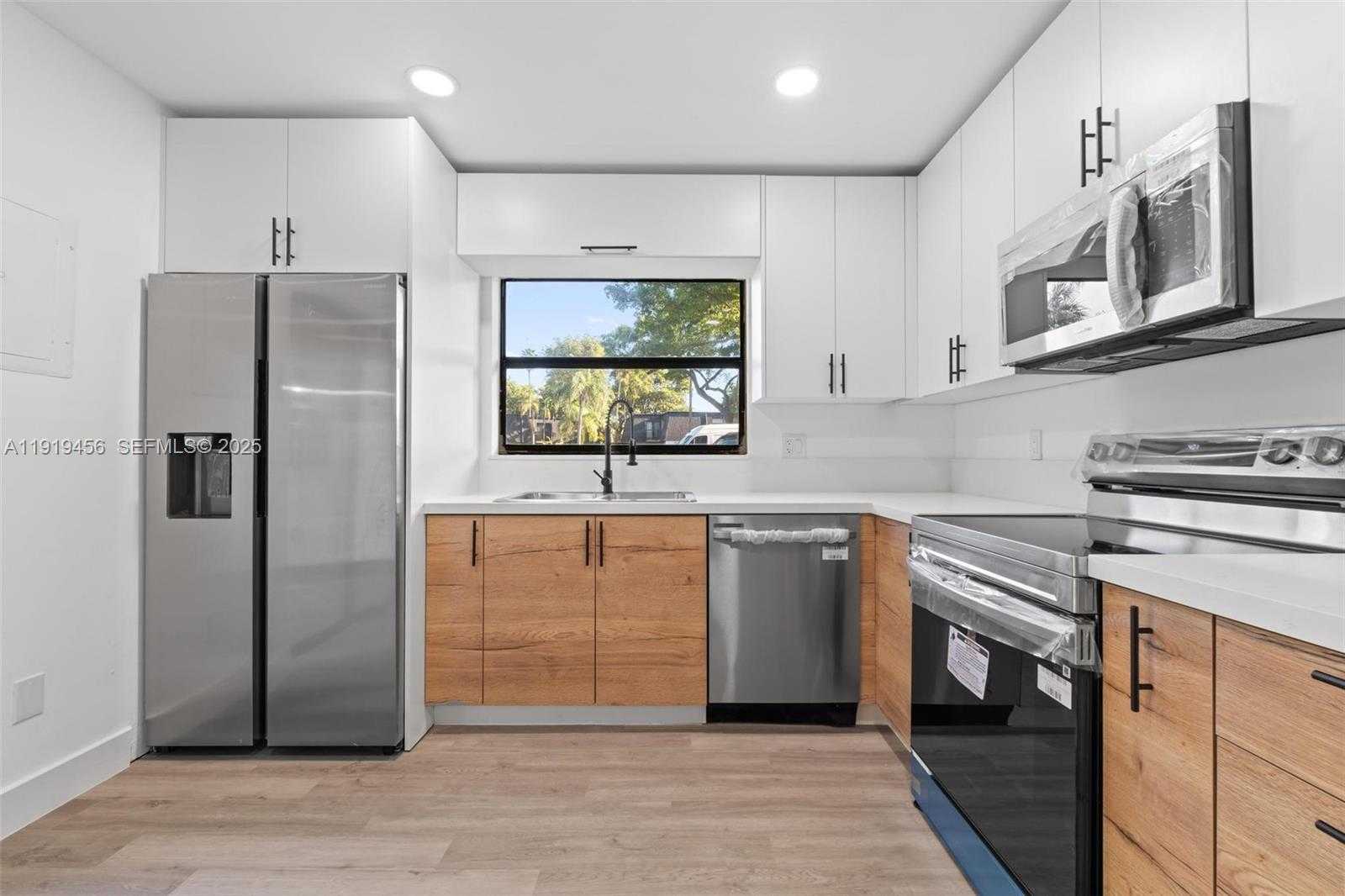 Small Image of 14201 SOUTH WEST 94TH CIR LN #103-5, Miami Number 7