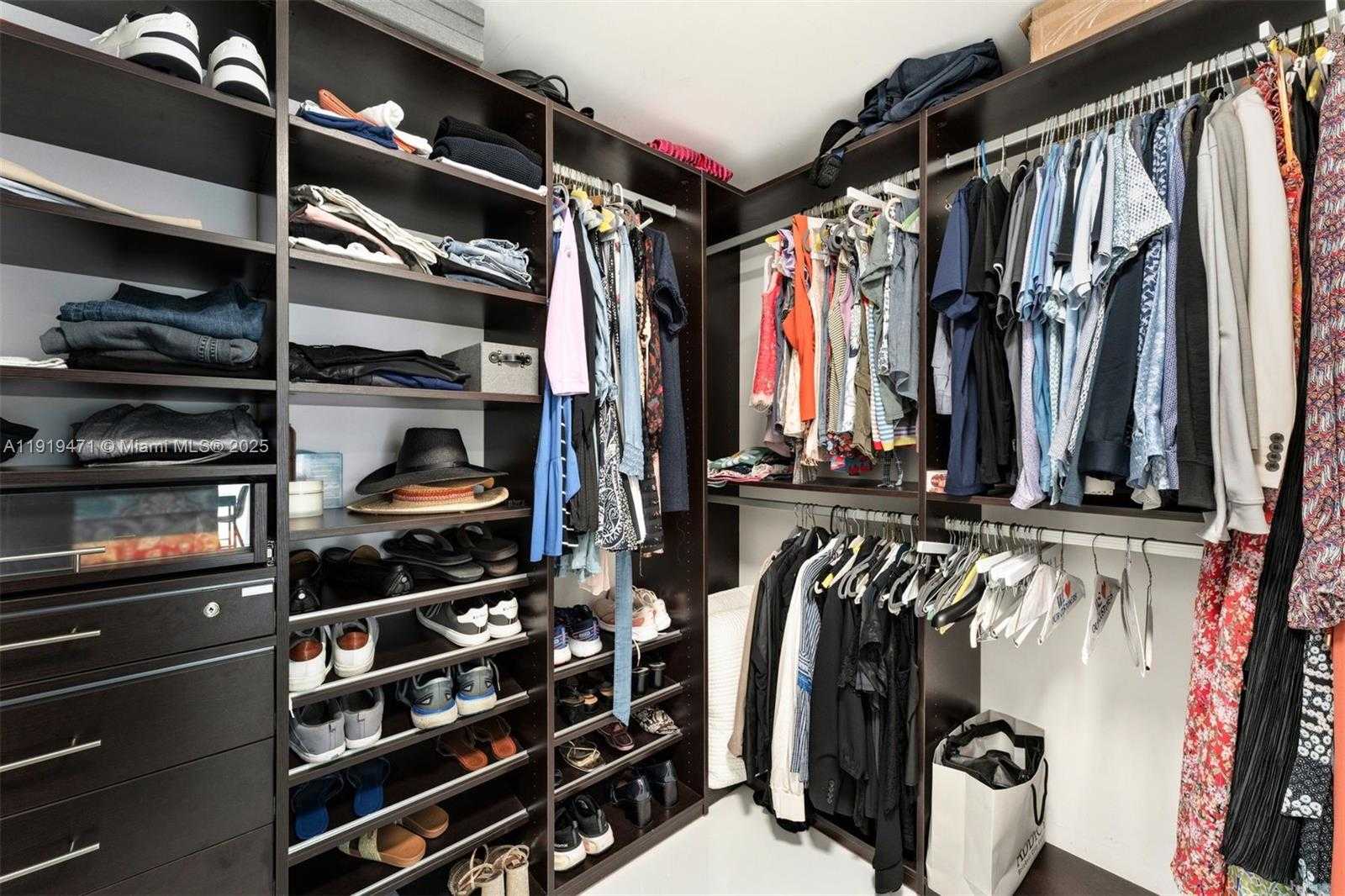 Small Image of 200 BISCAYNE BOULEVARD WAY #303, Miami Number 15