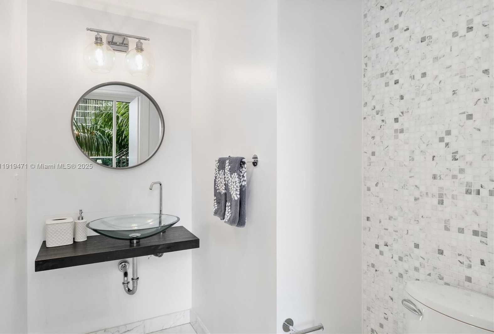 Small Image of 200 BISCAYNE BOULEVARD WAY #303, Miami Number 18