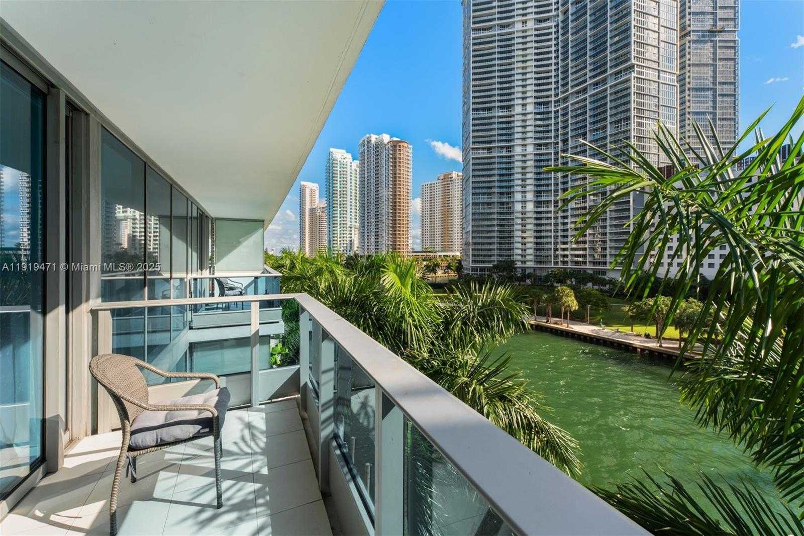 Small Image of 200 BISCAYNE BOULEVARD WAY #303, Miami Number 20