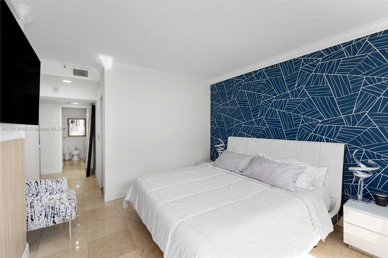 Small Image of 520 BRICKELL KEY DR #A1207, Miami Number 18