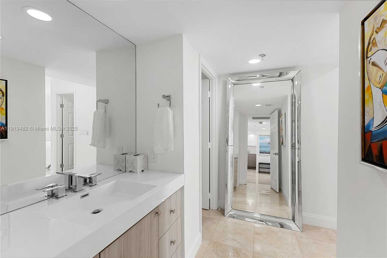 Small Image of 520 BRICKELL KEY DR #A1207, Miami Number 20