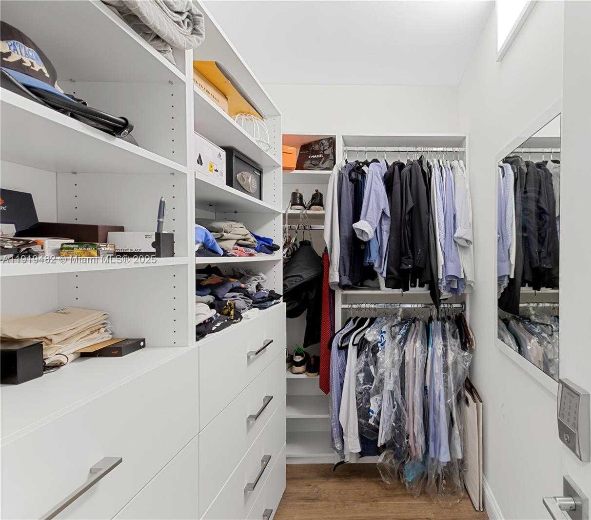 Small Image of 520 BRICKELL KEY DR #A1207, Miami Number 21