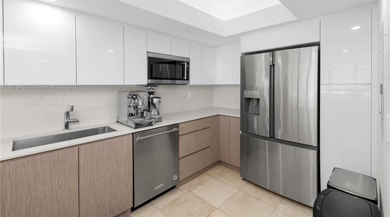 Small Image of 520 BRICKELL KEY DR #A1207, Miami Number 7