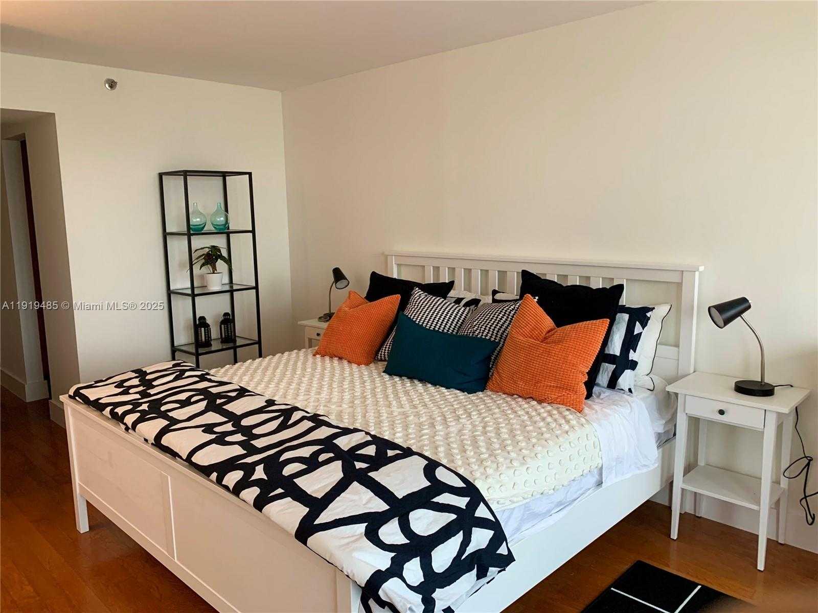 Small Image of 1717 NORTH BAYSHORE DR #A-1953, Miami Number 10