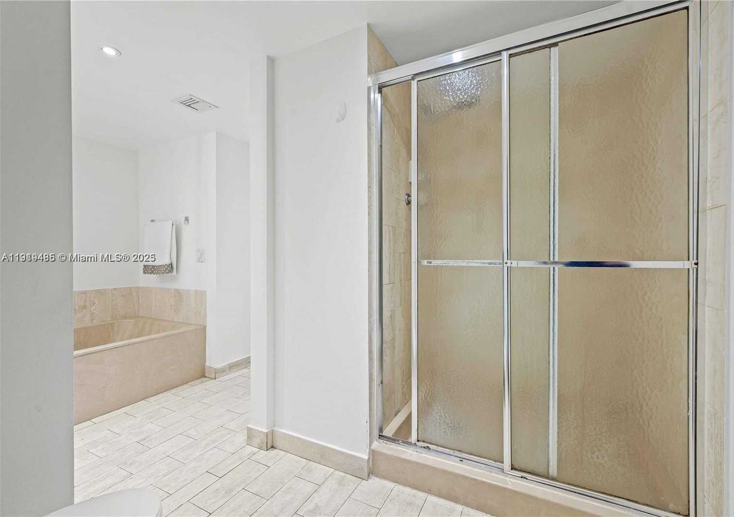 Small Image of 1717 NORTH BAYSHORE DR #A-1953, Miami Number 12