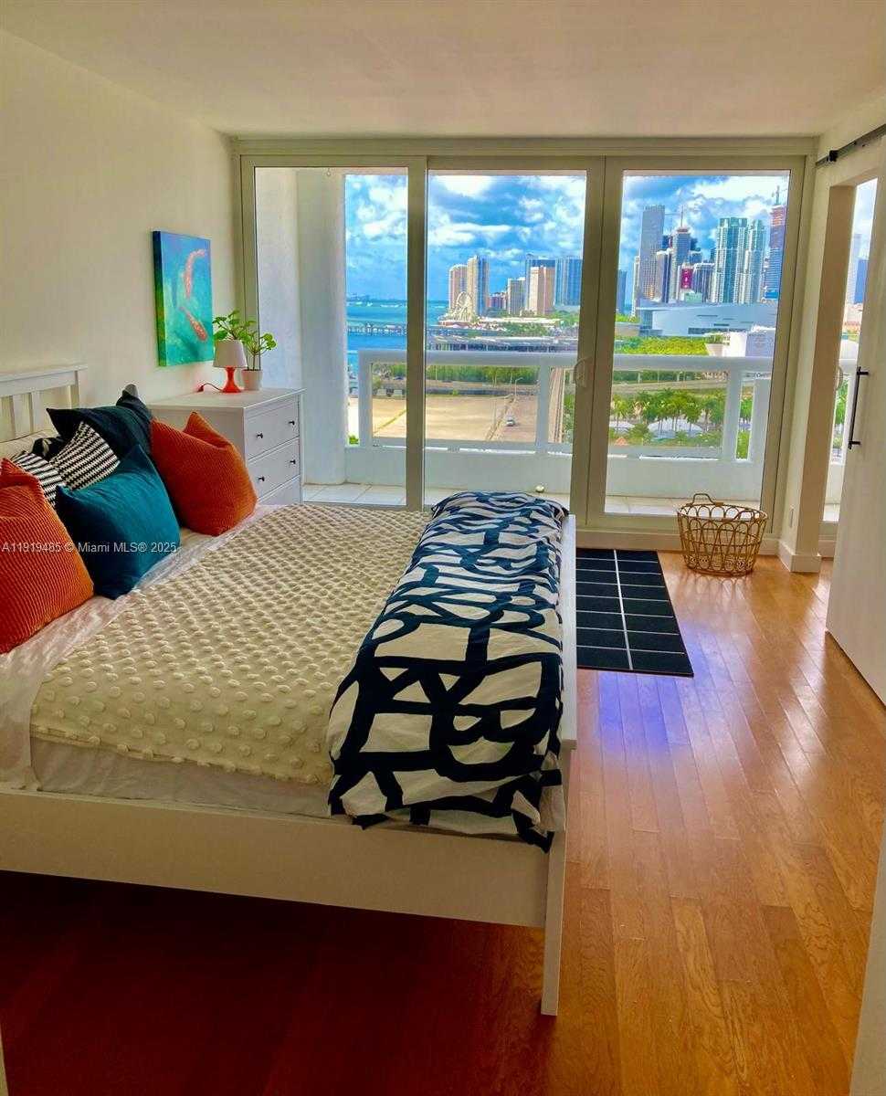 Small Image of 1717 NORTH BAYSHORE DR #A-1953, Miami Number 24