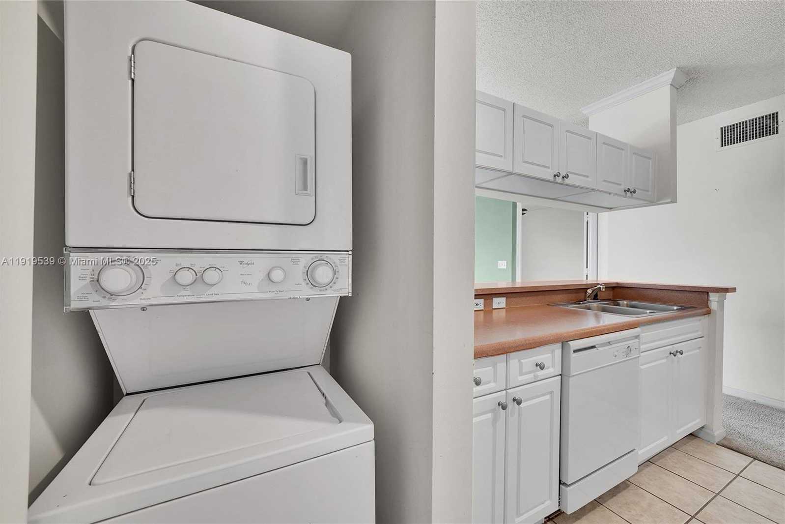 Small Image of 17125 NORTH BAY RD #3612, Sunny Isles Beach Number 10