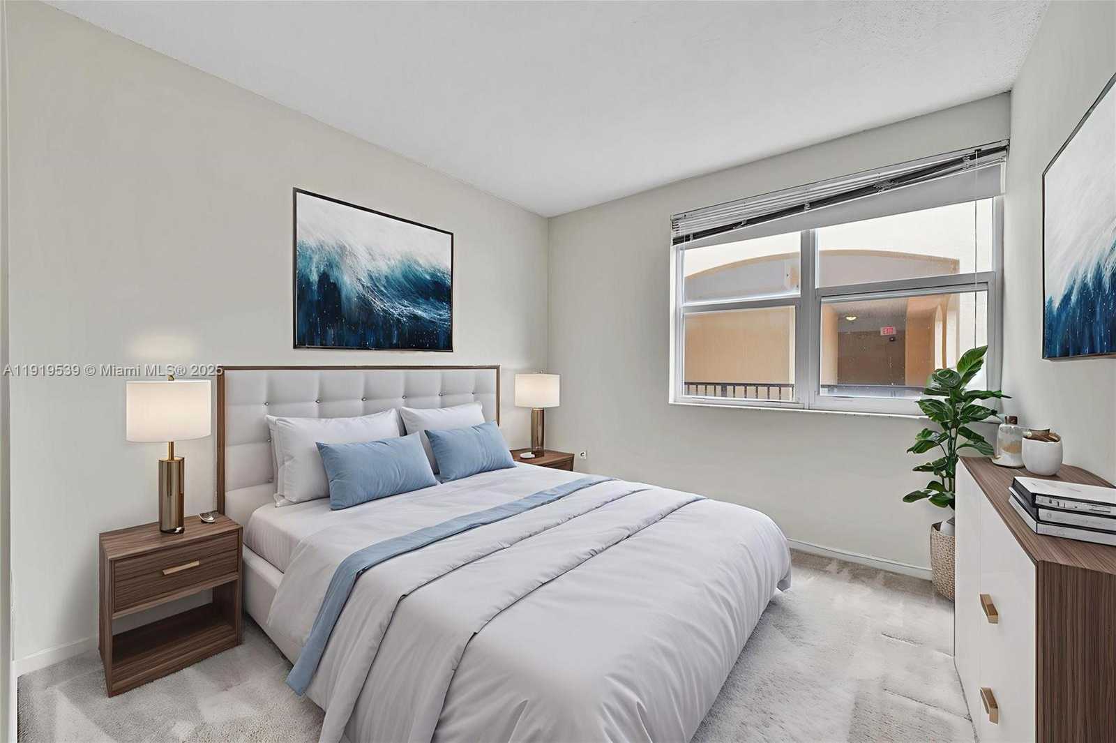 Small Image of 17125 NORTH BAY RD #3612, Sunny Isles Beach Number 4