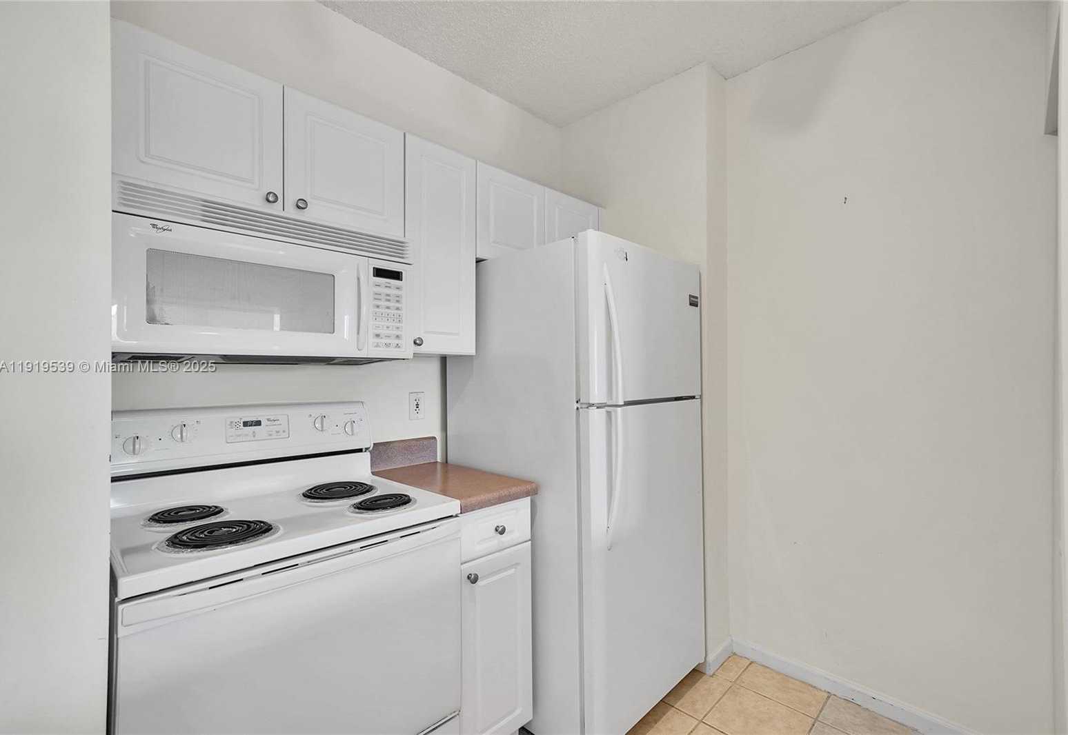 Small Image of 17125 NORTH BAY RD #3612, Sunny Isles Beach Number 6