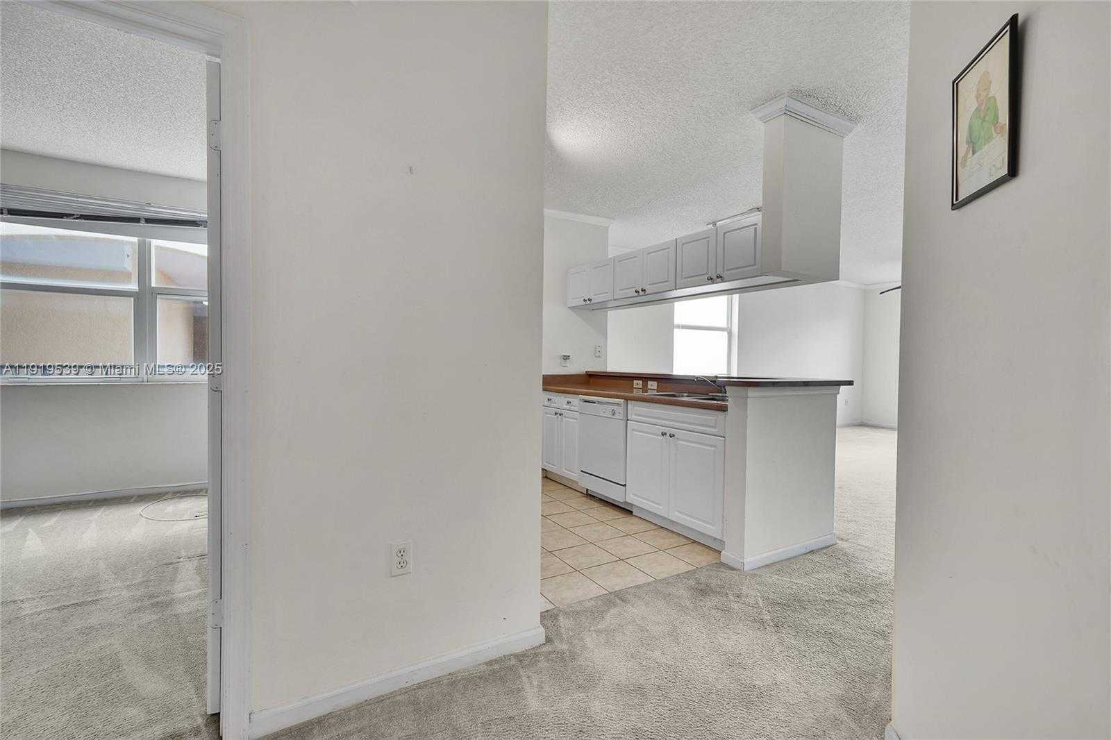 Small Image of 17125 NORTH BAY RD #3612, Sunny Isles Beach Number 7