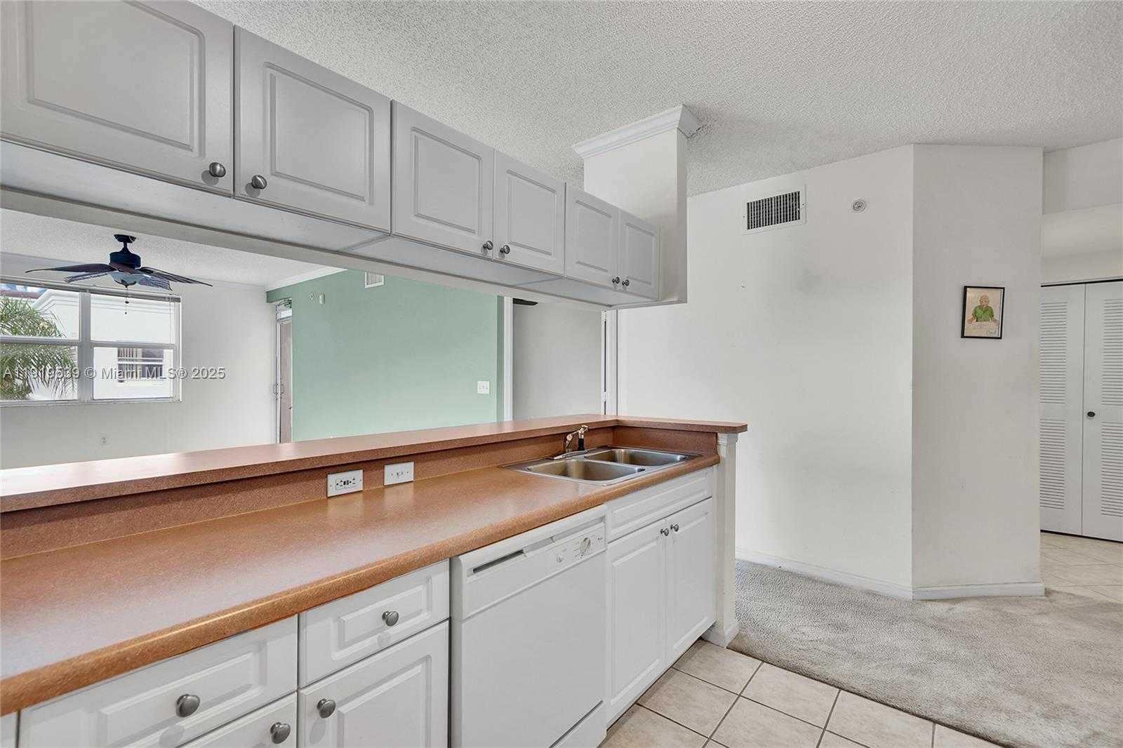 Small Image of 17125 NORTH BAY RD #3612, Sunny Isles Beach Number 9