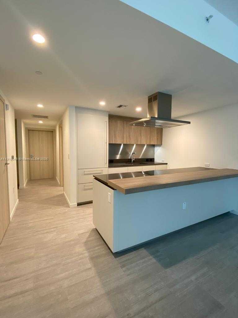 Small Image of 1000 BRICKELL PLZ #3207, Miami Number 10