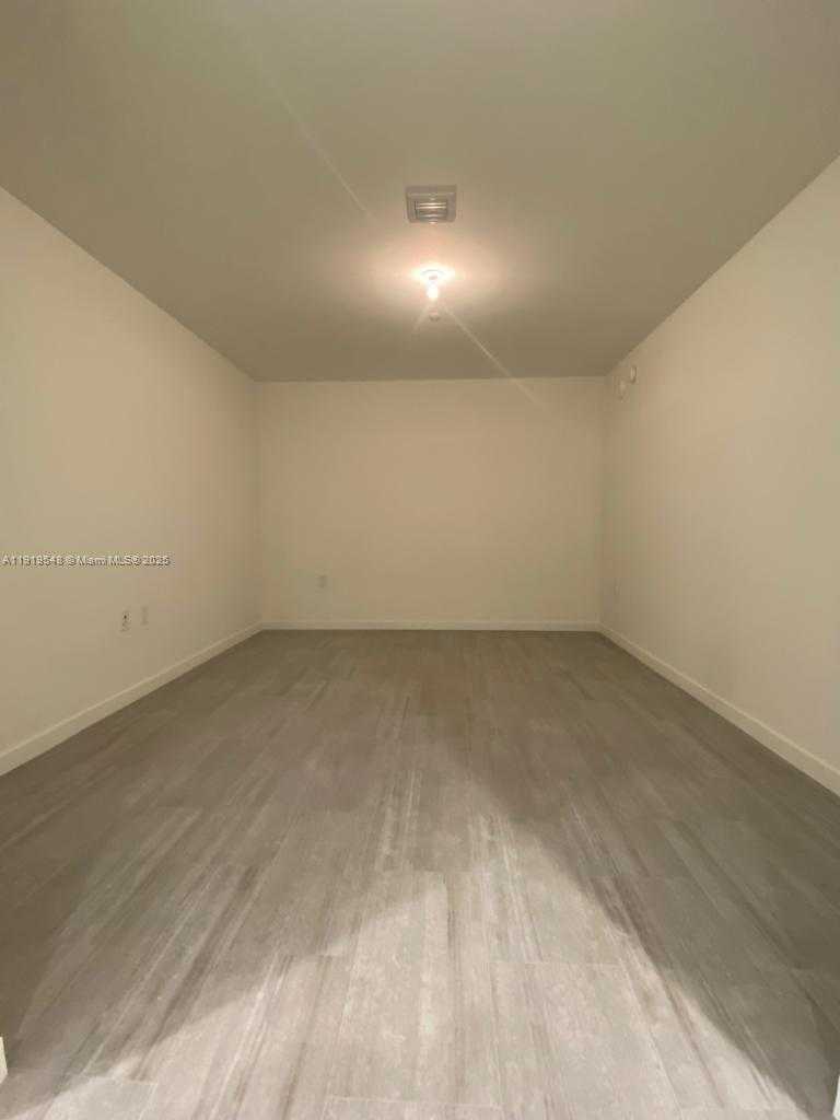 Small Image of 1000 BRICKELL PLZ #3207, Miami Number 13