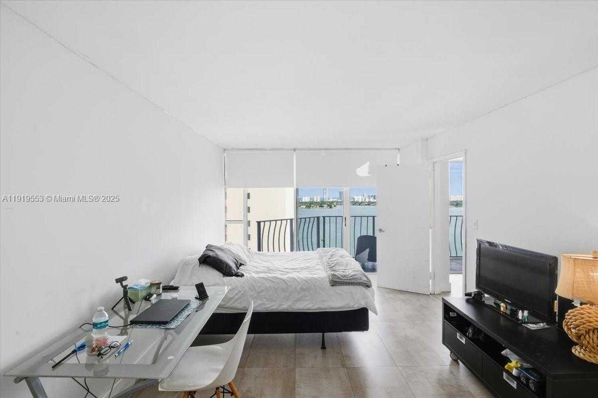 Small Image of 7601 EAST TREASURE DR ## 2109, North Bay Village Number 17