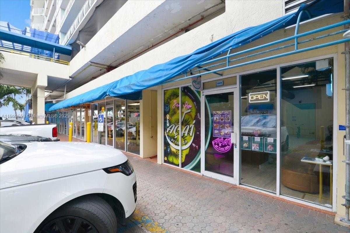 Small Image of 7601 EAST TREASURE DR ## 2109, North Bay Village Number 38