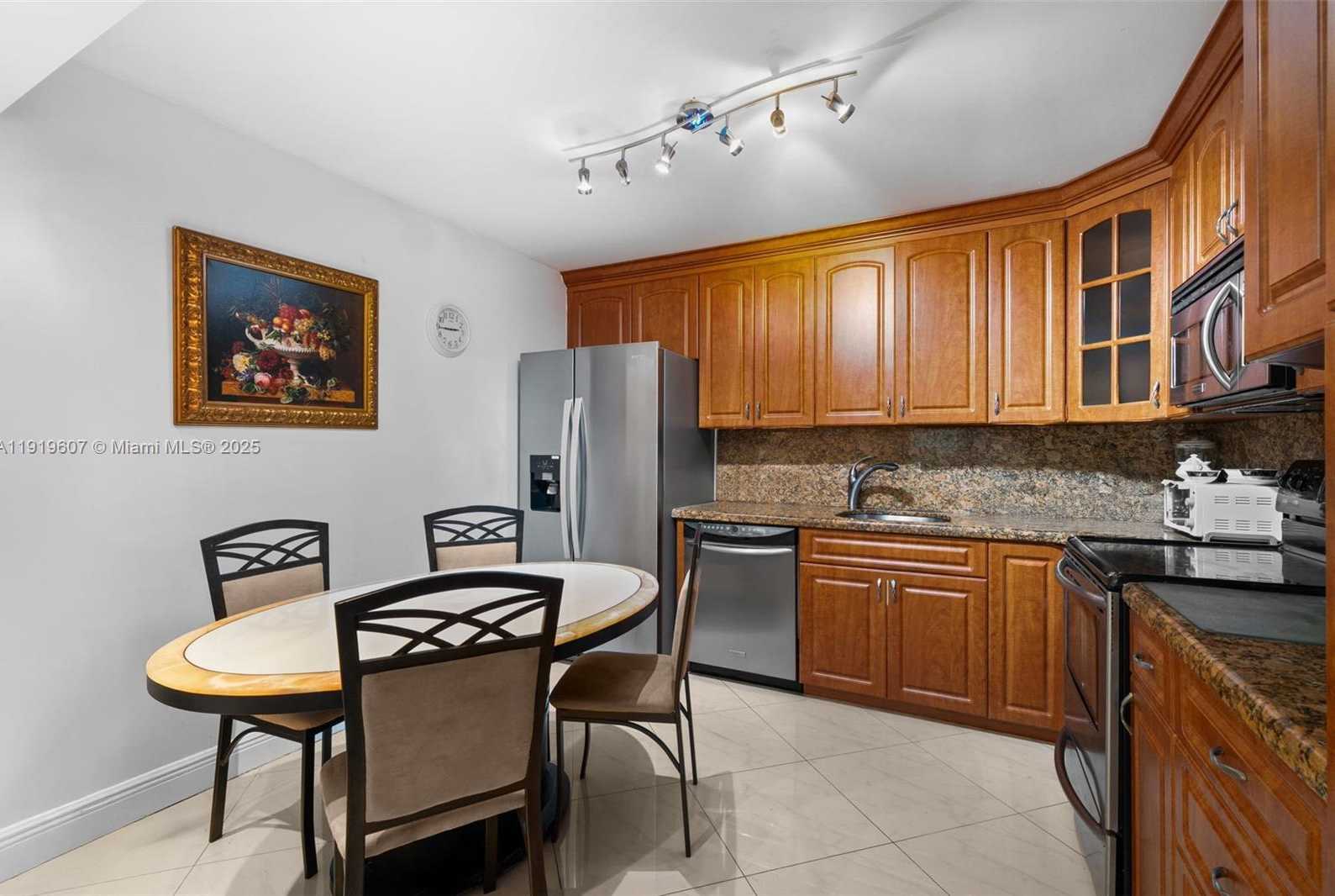 Small Image of 301 174TH ST #1109, Sunny Isles Beach Number 2
