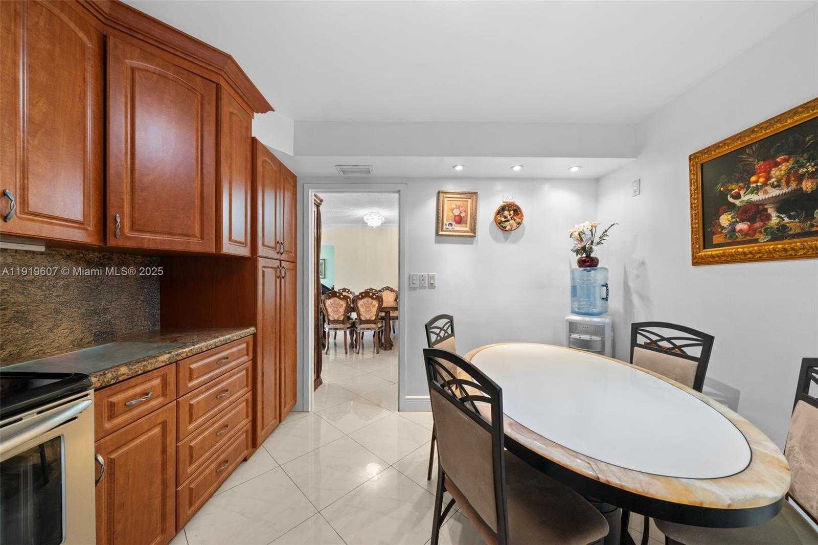 Small Image of 301 174TH ST #1109, Sunny Isles Beach Number 3