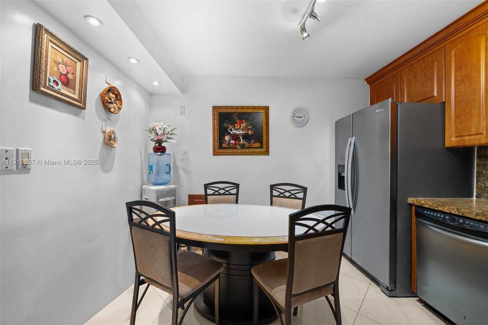 Small Image of 301 174TH ST #1109, Sunny Isles Beach Number 4