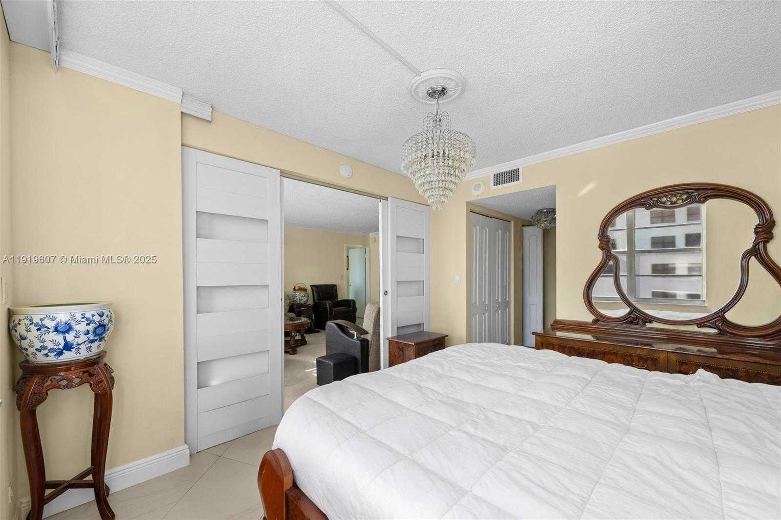 Small Image of 301 174TH ST #1109, Sunny Isles Beach Number 9