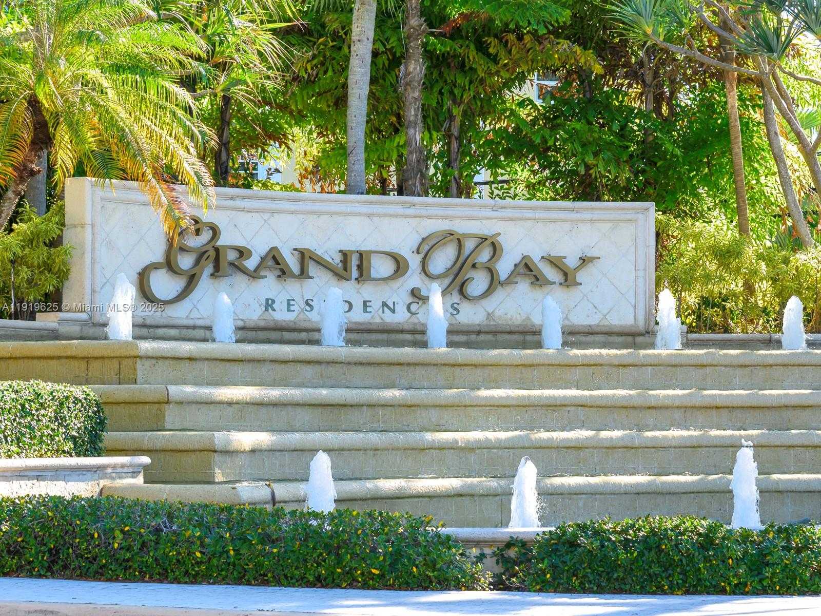Small Image of 445 GRAND BAY DR #303, Key Biscayne Number 2