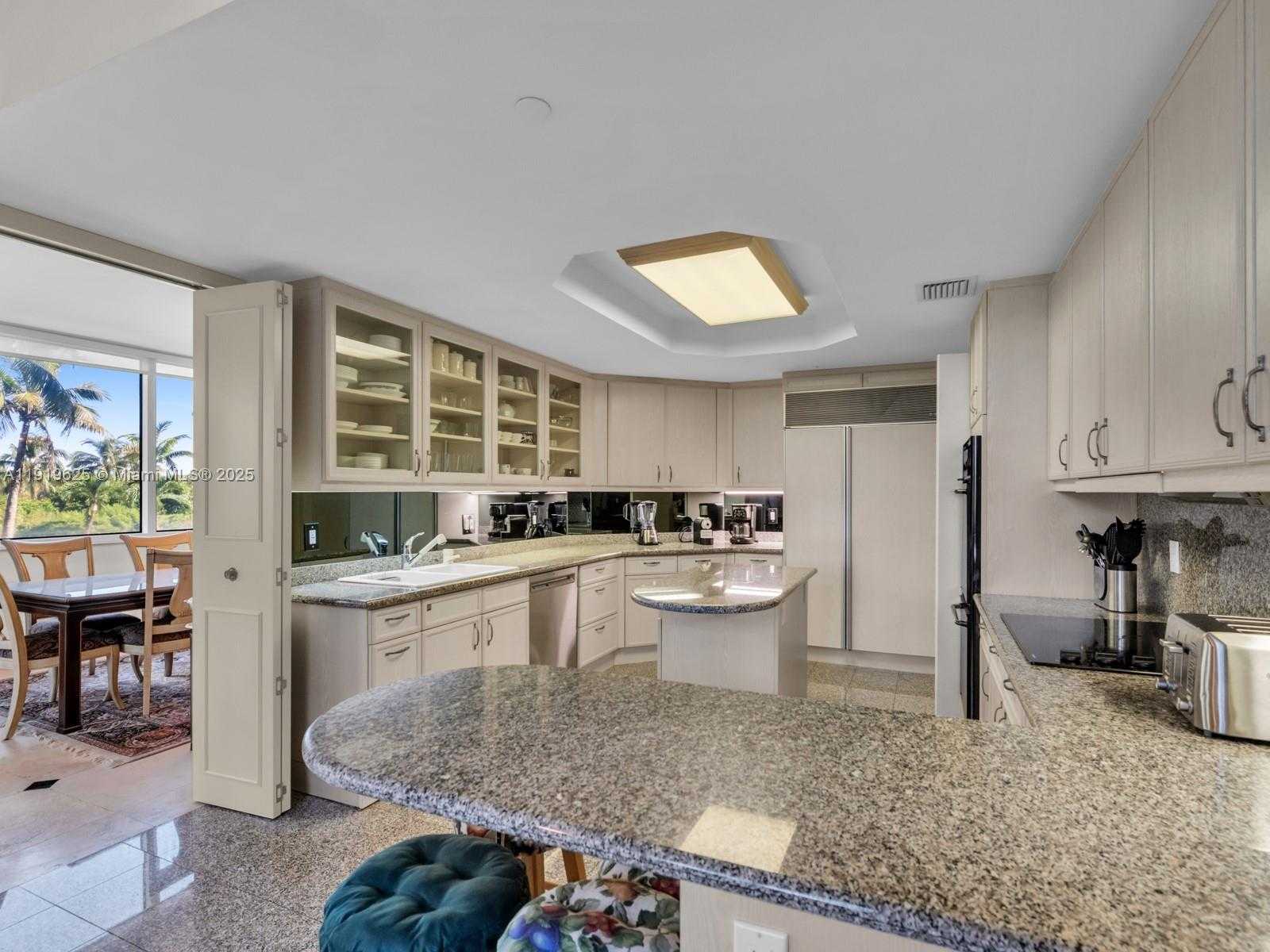 Small Image of 445 GRAND BAY DR #303, Key Biscayne Number 23
