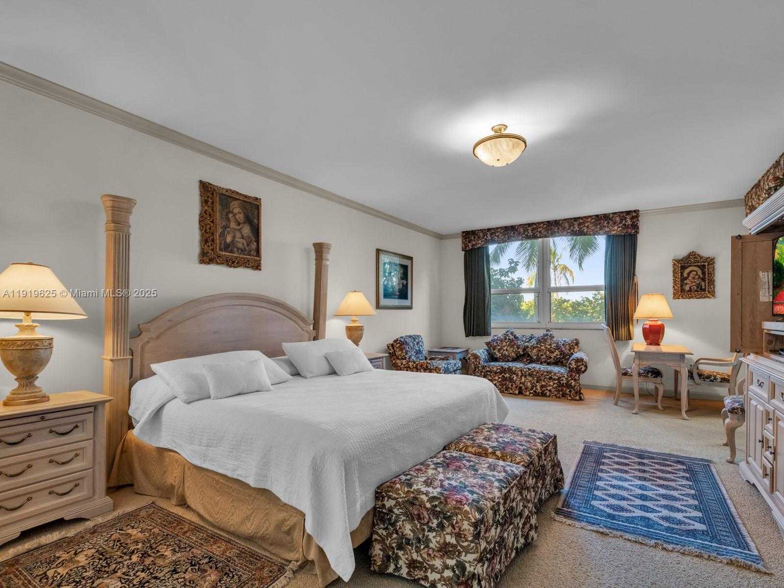 Small Image of 445 GRAND BAY DR #303, Key Biscayne Number 31