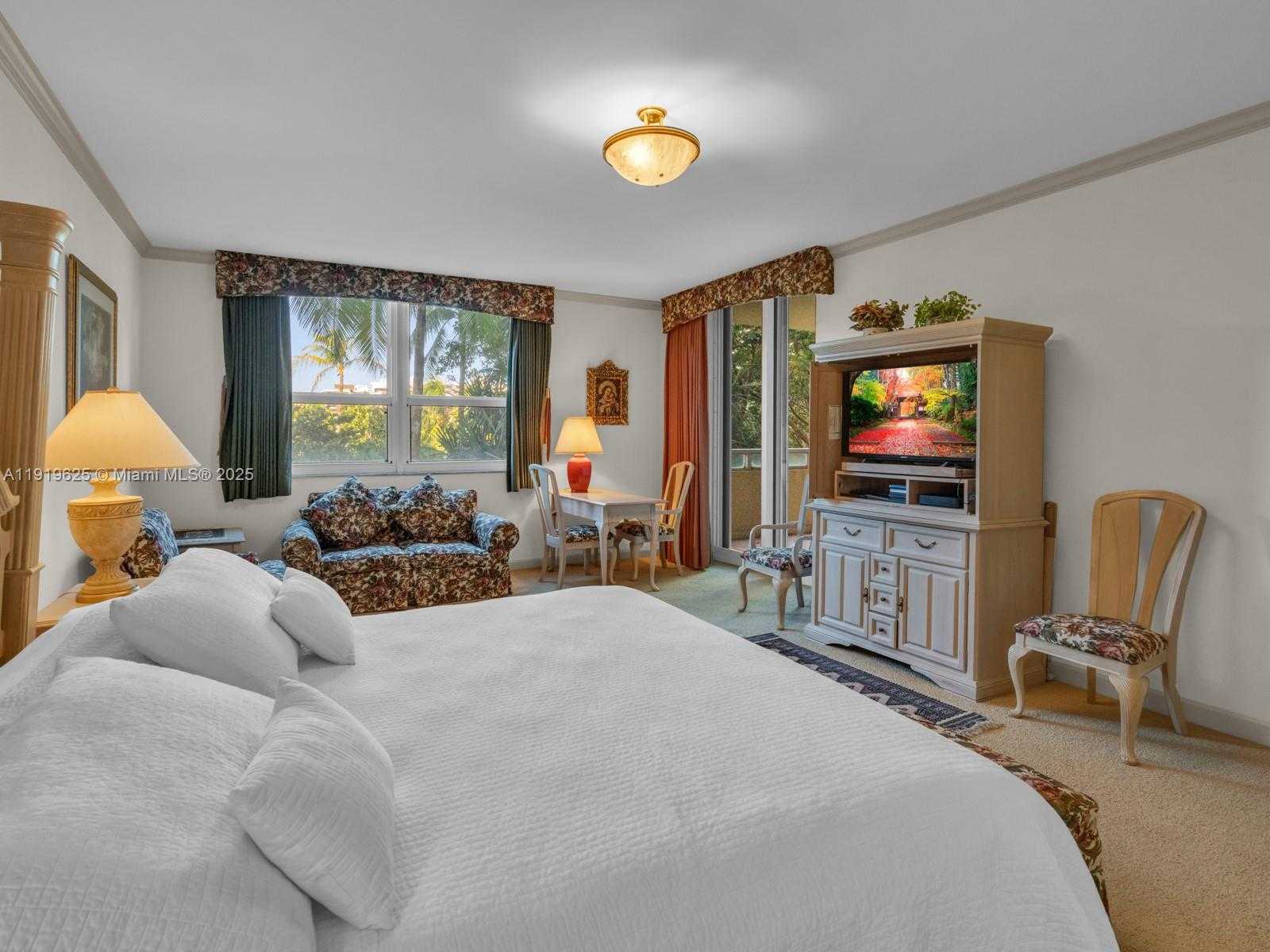 Small Image of 445 GRAND BAY DR #303, Key Biscayne Number 32