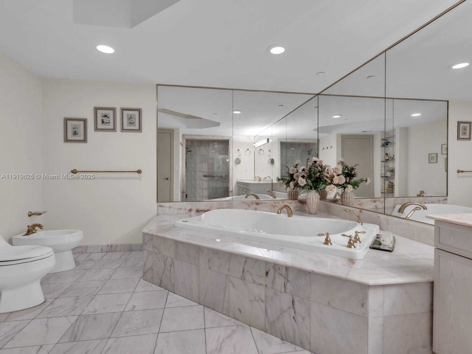 Small Image of 445 GRAND BAY DR #303, Key Biscayne Number 37