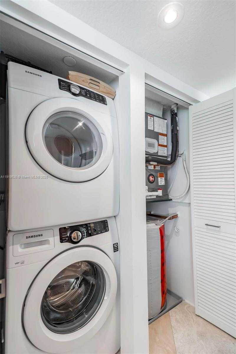 Small Image of 7600 COLLINS AVE #1012, Miami Beach Number 12